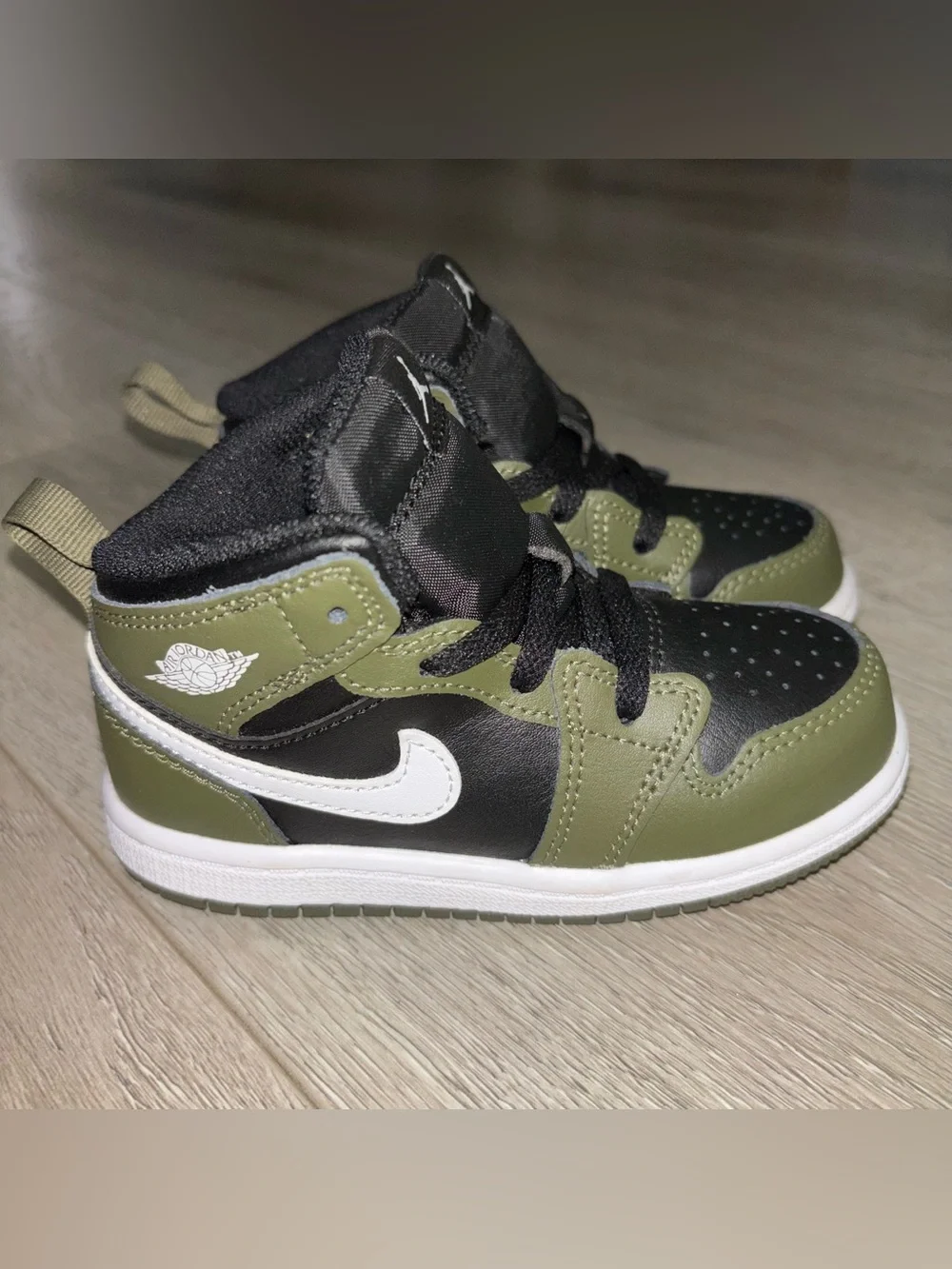 *NEW* TODDLER BABY NIKE AIR JORDAN 1 MID (TD) BLACK/WHITE-OLIVE Size 8c